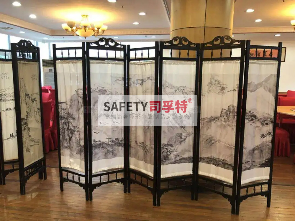 金屬屏風(fēng)有哪些種類？什么材質(zhì)的金屬屏風(fēng)好？[司孚特金屬屏風(fēng)](圖1)